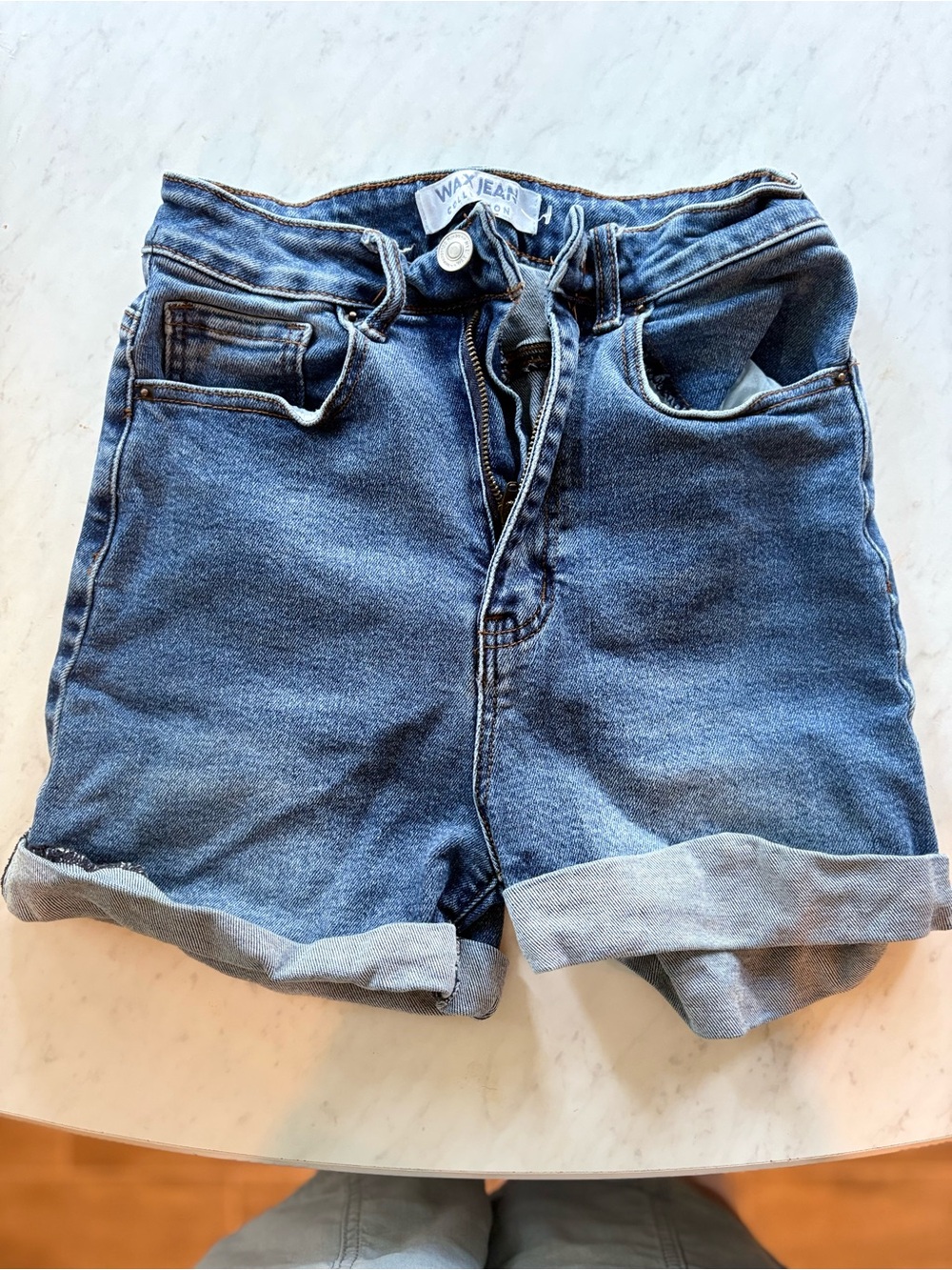 Wax Jean Women’s Mid-Blue Rolled Hem Denim Shorts size small